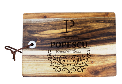 Tocator din lemn Acacia pentru branzeturi personalizat - Nume Cuplu